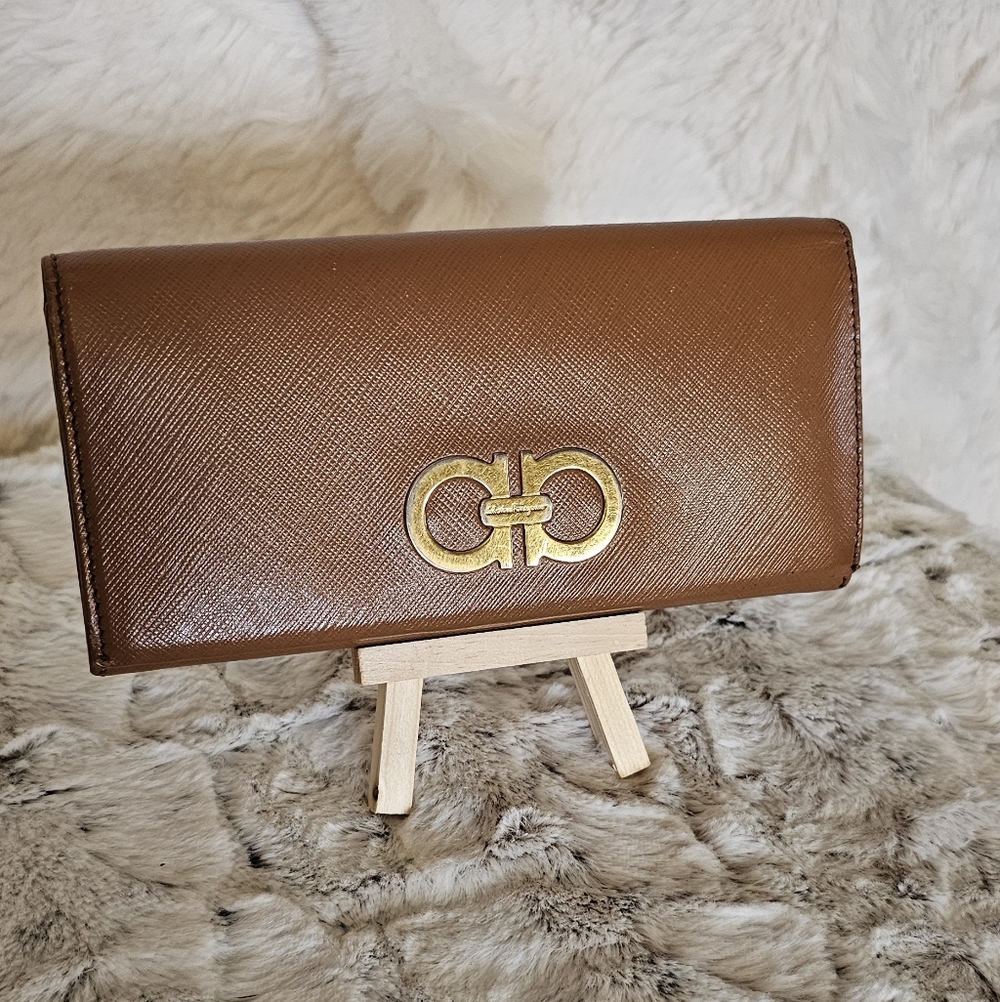 Salvatore Ferragamo Gancini Continental Wallet